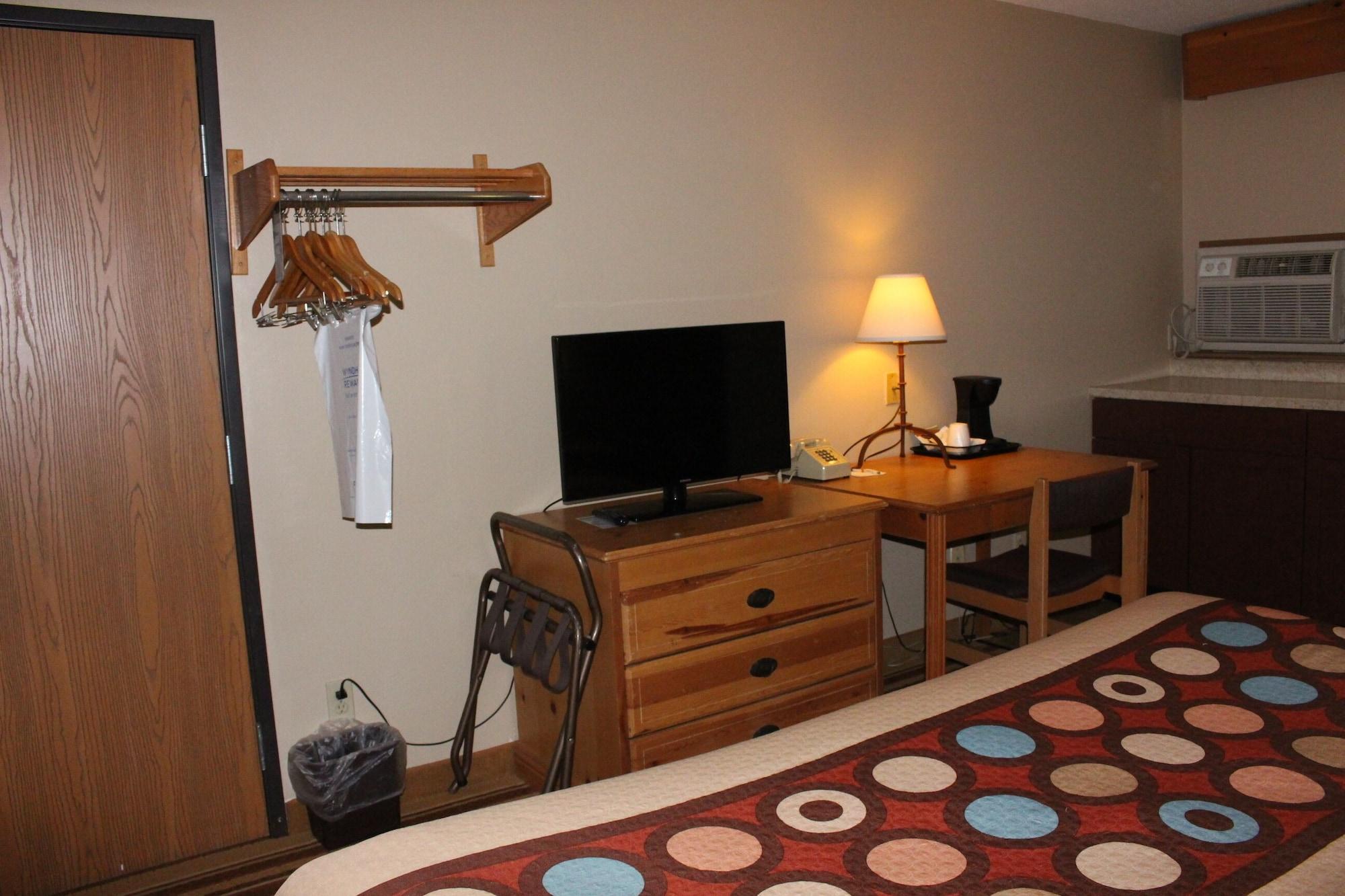 Hotel Super 8 By Wyndham Chamberlain Sd Extérieur photo