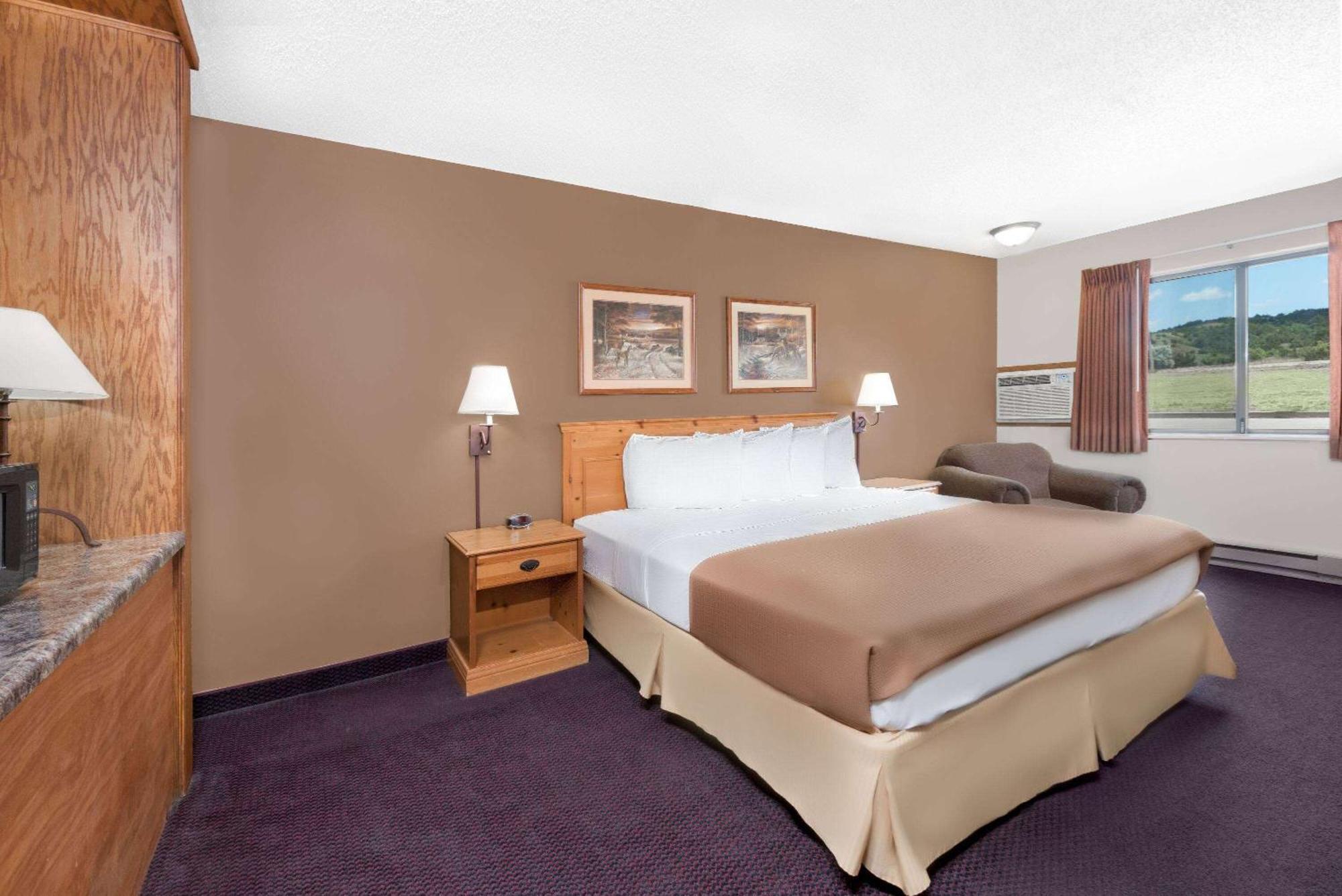 Hotel Super 8 By Wyndham Chamberlain Sd Extérieur photo